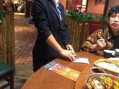 -老滇山寨•云南特色菜•地方菜•民族风情歌舞表演(金碧店)