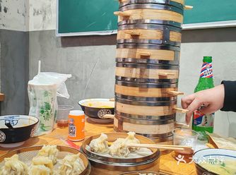 友友们,可算让我找到这家卖鲜肉烧卖的店了