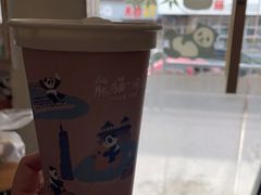 -熊猫一间店欧式奶茶铺