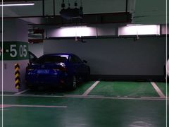 -飞洲国际广场-地下停车库