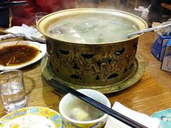 -欢乐牧人蒙古炭烤羊腿(四平路店)