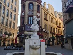 -鲁邦国际风情街(麦世达韩国精品百货店)