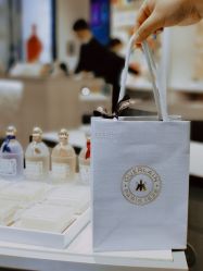 -法国娇兰精品店