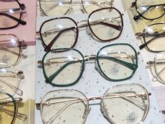 -宏宇眼镜蔡司依视路折扣店(兆佳眼镜城店)