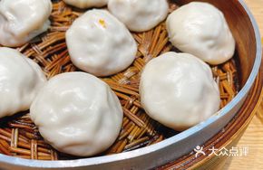 Black Pork Crab Roe Soup Dumplings