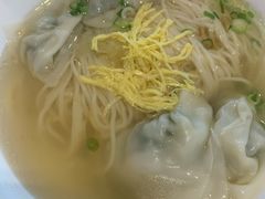 虾仁馄饨面-鼎泰丰(嘉年华•海信广场VILLAGE店)