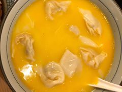 金汤黄鱼馄饨-蟹黄鱼·楼上面馆(外滩中央旗舰店)