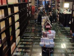 -钟书阁(松江泰晤士小镇店)