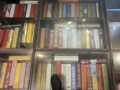 -钟书阁(松江泰晤士小镇店)