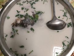 -雪湖煜辰鱼头老店(雪野湖店)