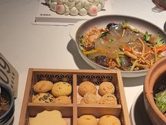 -八府香鸭·啫啫煲(华山路店)