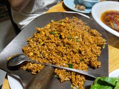 -茸梅路右拐龙虾-农家菜(松江店)