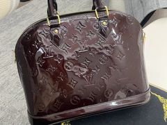 -臻新二手奢侈品回收鉴定(塘桥店)