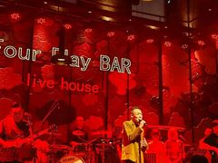-FOUR PLAY BAR