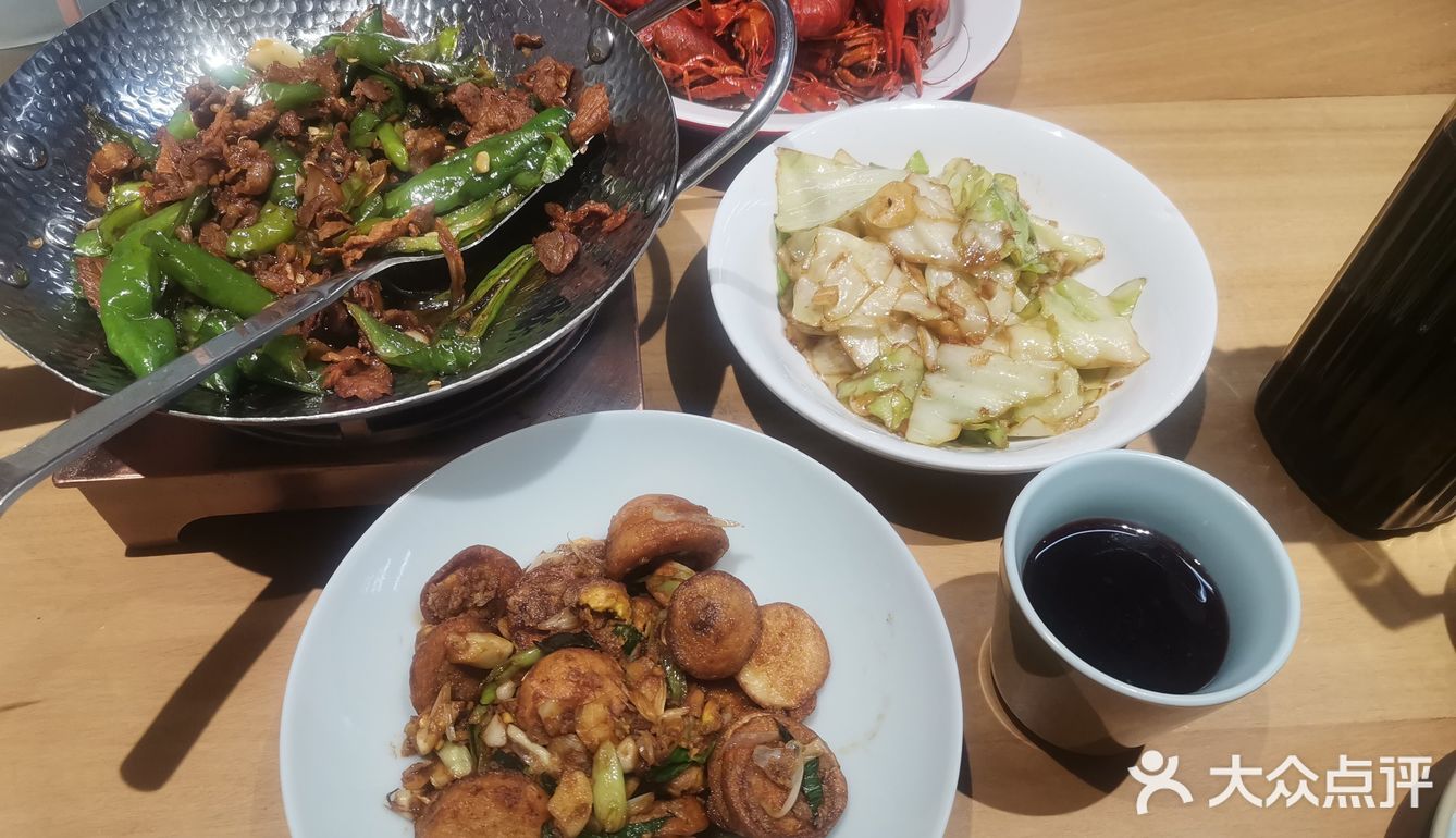 南京街头烟火气丨人生大事恰饭要紧！