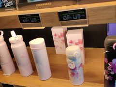 零售区-星巴克臻选(莘庄仲盛店)