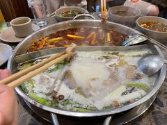 -肖肖酸萝卜鱼火锅(总店)