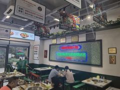 大堂-晓彭肥肠鸡·泡椒鸡火锅(水木天地店)