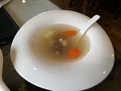 俄罗斯传统苏伯汤-满洲里饭店-尼基金俄餐厅