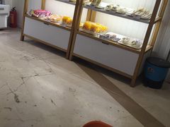 面包甜点陈列柜-一鸣真鲜奶吧(万地店)