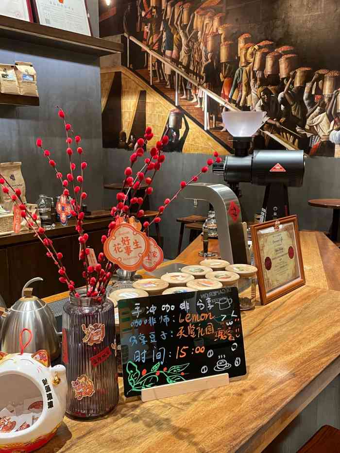 decameron十日谈(梅林卓悦汇店)-"点了杯招牌拿铁,咖啡味道挺淡的