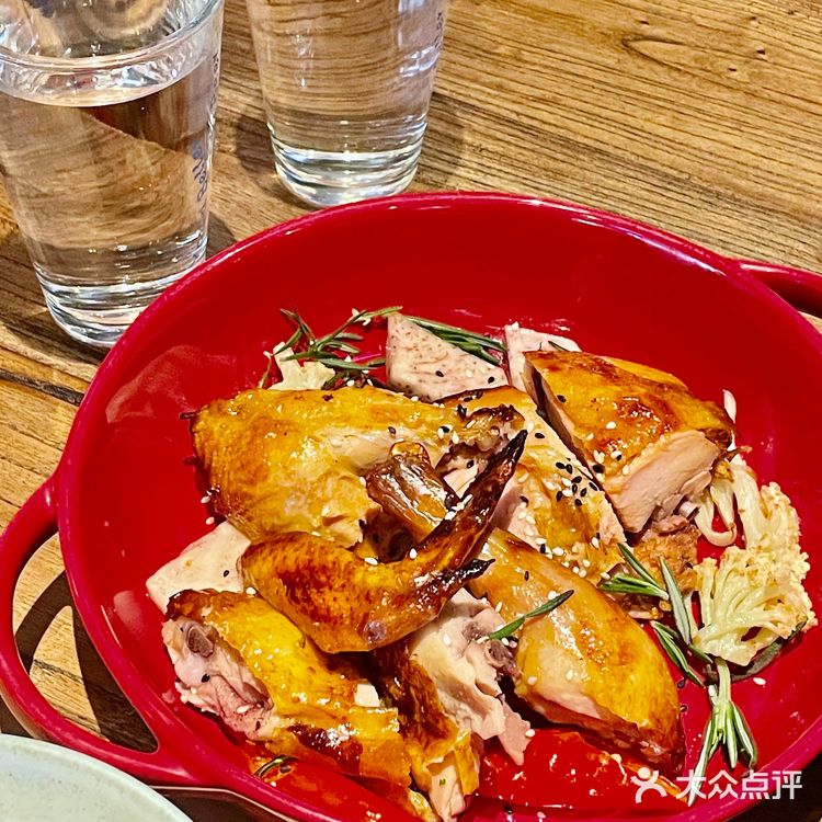 武汉探店！来热带雨林里享受晚餐🥣啦！