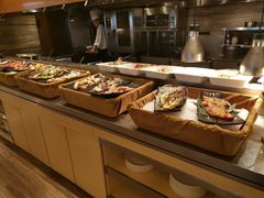 自助取餐区-北京王府井希尔顿酒店·万斯阁西餐厅