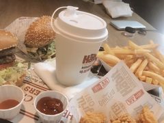 -The Habit Burger Grill 哈比特汉堡(复兴soho店)