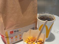 -麦当劳(上海虹桥站30B检票口楼上)