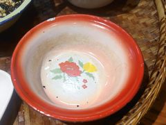 -爆炸头阿姨小四川正宗川味小吃(无任何分店)