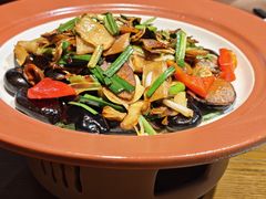 爆炒赤松茸黑牛肝菌-云海肴·汽锅鸡·云南菜(南强街店)