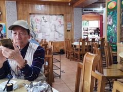 -东巴谷野生菌火锅餐厅