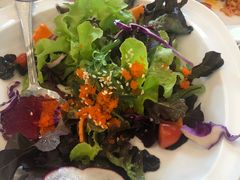 -Chom Cafe and Restaurant