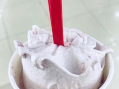 草莓蛋糕粒暴风雪-DQ·蛋糕·冰淇淋(徐东销品茂店)