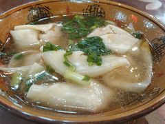 清汤抄手-梁记肥肠粉(宽窄巷子店)