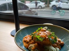 非洲风味鸡腿肉鹰嘴豆拌面-里面·Noodlology(机电院店)