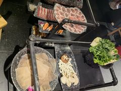 澳洲谷饲100天肥牛-新哥老官·畅吃123·美蛙世界(苏宁广场店)