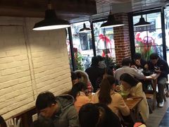 等位区-益佳粥店(复兴中路店)