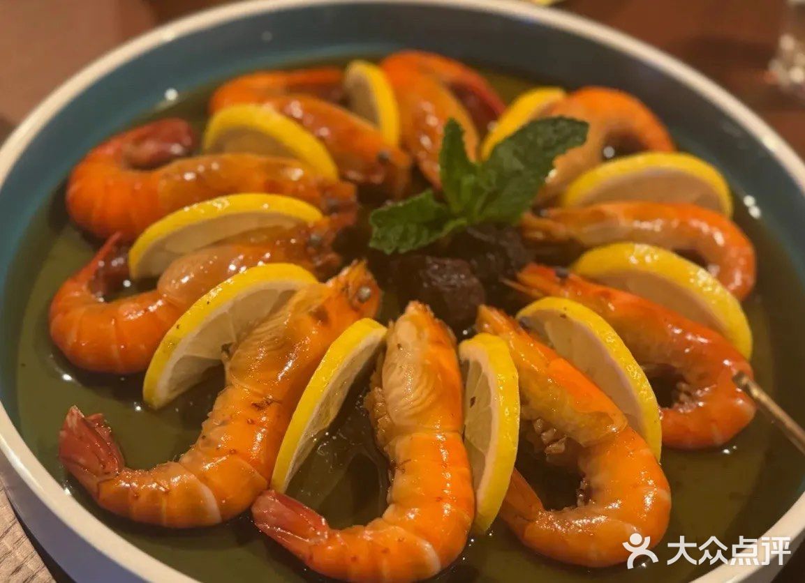 新开的小酒馆,味道不错,特别推荐海肠捞饭🔥