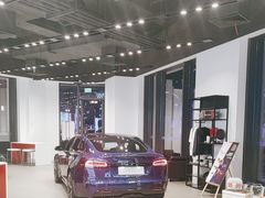 -TESLA 特斯拉(上海太古汇体验店)