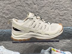 -SALOMON萨洛蒙(青岛海信店)