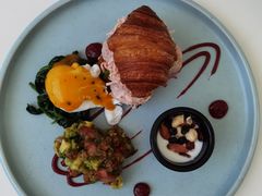 鲜虾班尼迪蛋可颂黑松-翠贝卡&Mama Kelly Brunch Coffee(河西店)