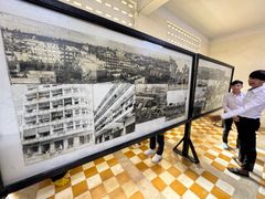 -吐斯廉屠杀博物馆