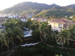 三亚亚龙湾华宇度假酒店(原三亚华宇皇冠假日酒)-三亚亚龙湾雅高美爵酒店