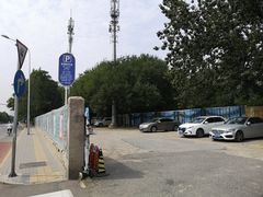 -陶然亭公园南门停车场