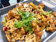 招牌悦蓉牛蛙干锅-精悦蓉(松江万达广场店)