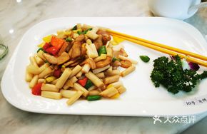 Huanghu Crisp Lotus Root Tip Stir-Fried with Tender Meat