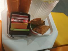 -海底捞火锅鲜切牛肉主题店(长寿路店)