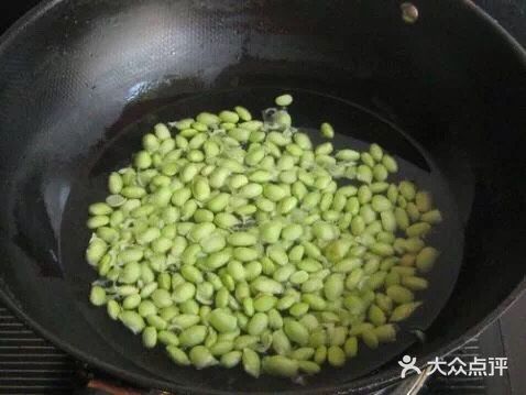 梭子蟹炒毛豆,鲜上加鲜