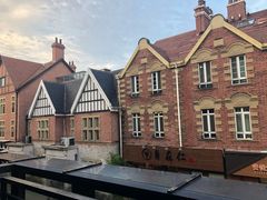 -钟书阁(松江泰晤士小镇店)